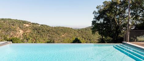 Stunning views over the edge of the infinity pool.