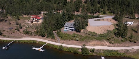 Luxury lake house on Coeur d' Alene lake with breathtaking views