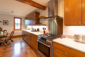 Cook's Kitchen!