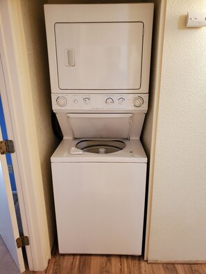 Washer dryer in unit