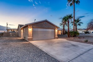 RV/Boat parking on side of house.