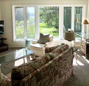 Family room w/TV, Desk Lake view