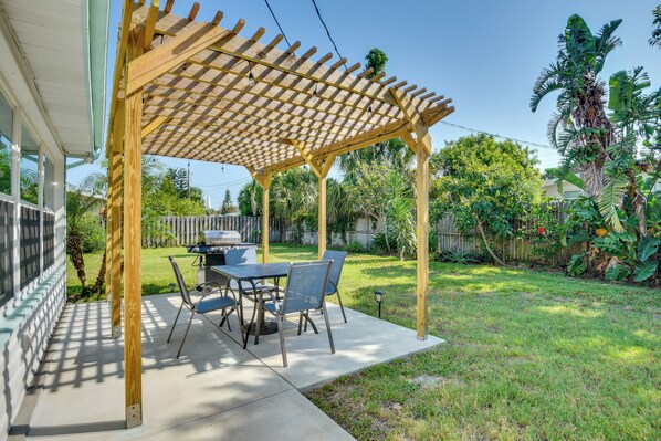 Port Orange Vacation Rental | 2BR | 1.5BA | 1,400 Sq Ft | Single-Story Home