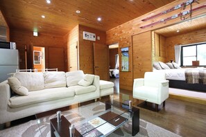 Living/Dining area