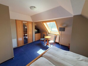 Familienzimmer mit Doppelbett