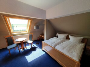 Familienzimmer mit Doppelbett