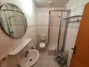 Bad mit Dusche