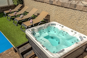 6 - persons jacuzzi / Middle floor