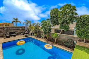 Heated pool / 6-persons jacuzzi / middle floor