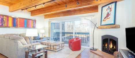 This Spacious single-level open concept condo features a deck off the living area, a gas fireplace  and ideal location to The town of Telluride.