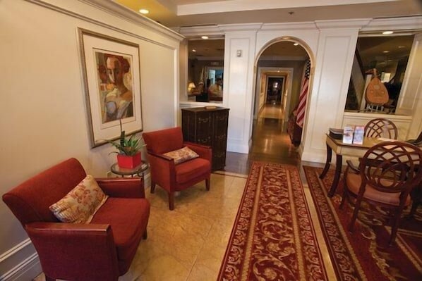 inn at opera Lobby2