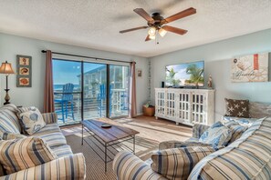 2nd Floor Living Room with Gulf views!