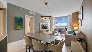 Ocean front 2 bed 15th floor Hollywood Miami (4755)