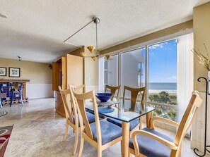 Dine with Ocean Views at 1402 Villamare