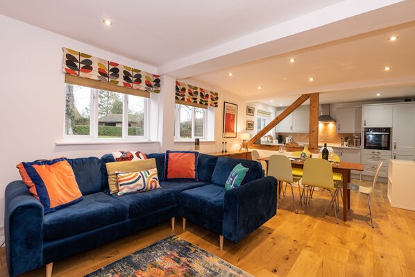 The Granary, Cretingham: A comfortable and welcoming open plan living environment