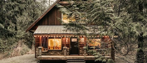 Architecture,Building,House,Cabin,Cottage