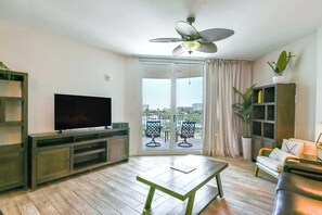 The Palms 1511- Living Area