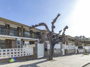 Ciel, Bâtiment, Fenêtre, Design Urbain, Arbre, Porte, Façade, Ville, Ombre, Maison
