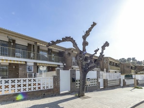 Ciel, Bâtiment, Fenêtre, Design Urbain, Arbre, Porte, Façade, Ville, Ombre, Maison