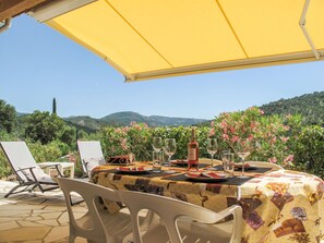Meubles, Chaise, Mobilier De Jardin, Table Cuisine Et Salle A Manger, Verre, Balcon, Ombre, Tableau De Plein Air, Table Basse, Aluminium