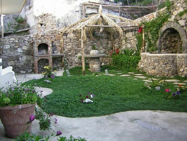 Plante, Propriété, Botanique, Bâtiment, Végétation, Herbe, Fleur, Biome, Loisir, Paysage