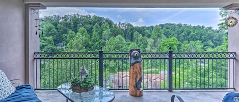 Gatlinburg Vacation Rental | 2BR | 2BA | 1,200 Sq Ft | Elevator Access