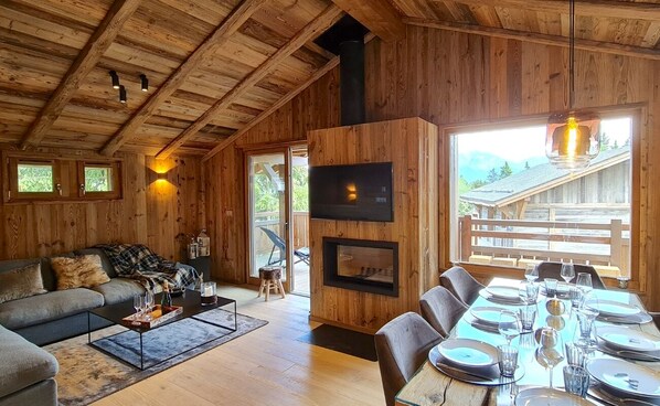 Living room / Dining room