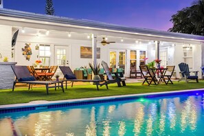 Enjoy the night view of the pool