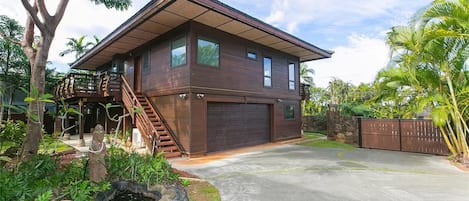 Outside View of house from driveway