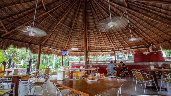 Restaurant/Bar