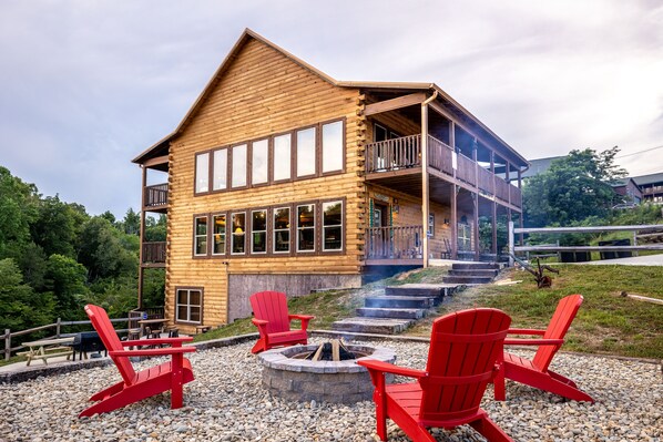 Amazing huge home with private lake, theater, fire pit and more!