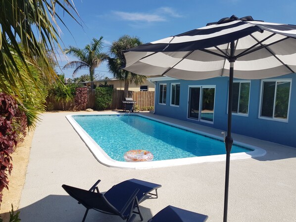 large, clean pool