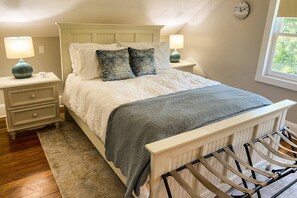 The Top Floor Suite Guest room Queen Bed