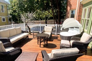 The oversized sunny back deck
