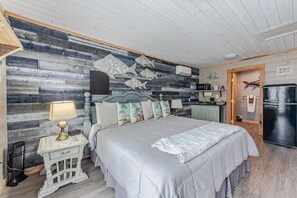 Unique Stay in Carolina Beach