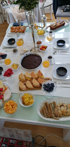 Breakfast meal