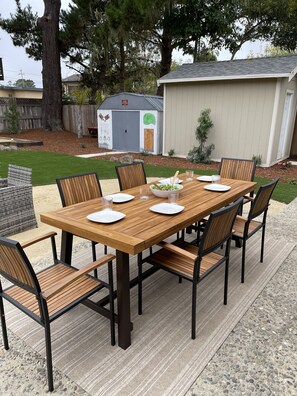 Outdoor dining