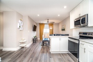 Living room Kitchen open