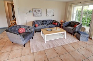 lvining room