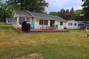 Deck with BBQ grill and picnic table