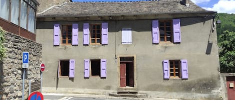 facade coté rue