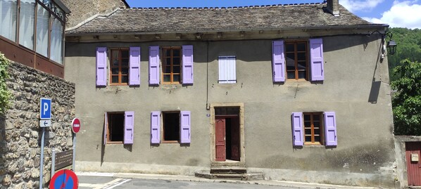 facade coté rue