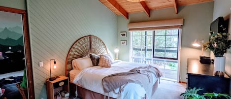 Master bedroom - King size bed