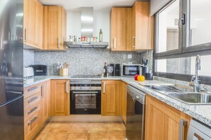 Fully equipped kitchen