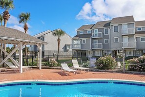 Roadside Exterior View from Pool