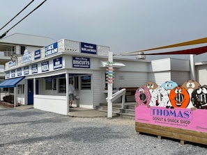 Thomas Donuts Shack -Full Breakfasts/Lunch/Dinner/Ice Cream 
Right across the st