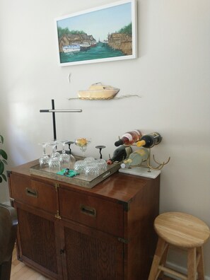 cocktail bar