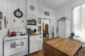 Cook delicious home-cooked meals in the full kitchen!