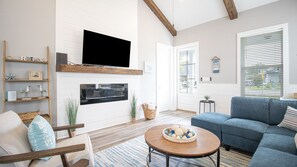 Cozy Living Room w/Fireplace