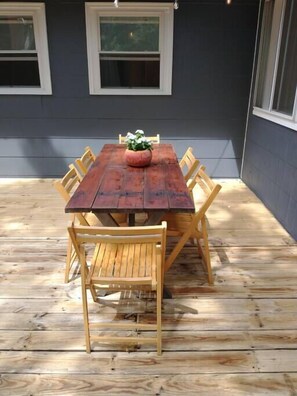 enjoy dinner outside on deck